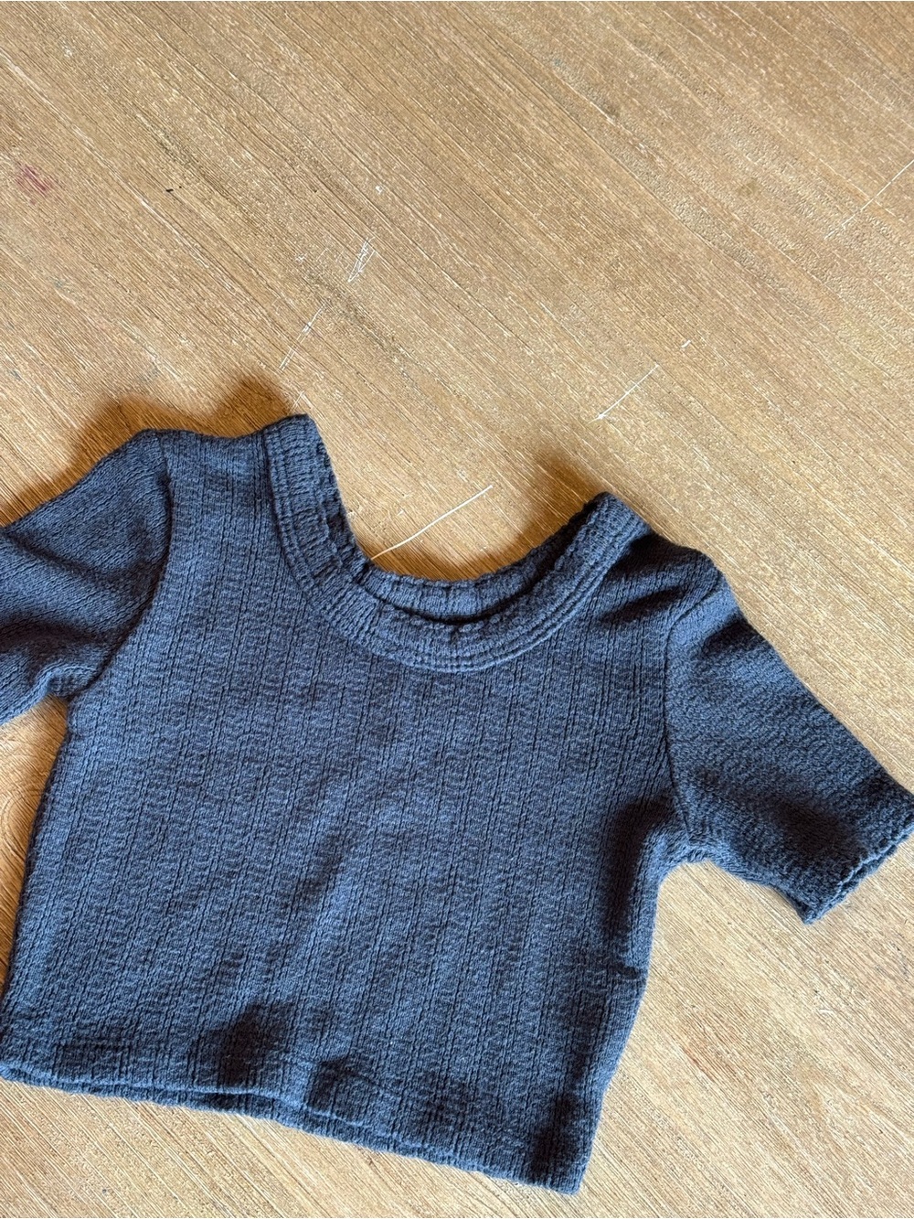 Rylee + Cru Dark Gray Textured Short Sleeve Tee